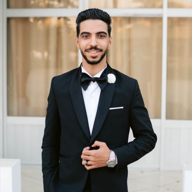 صورة المصمم